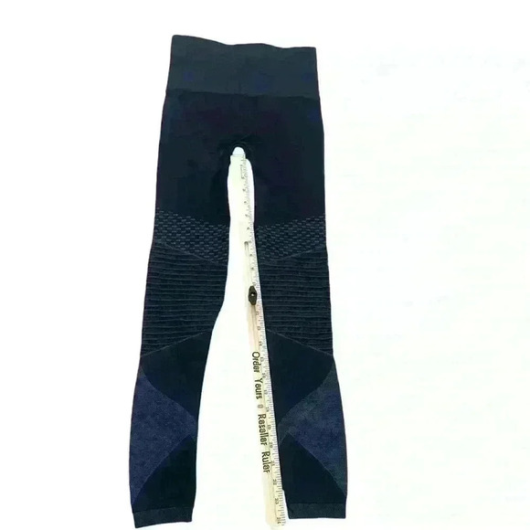 SPANX Womens Leggings Small Look at Me Now Seamless Moto Stretch indigo Blue NWT - Picture 8 of 12